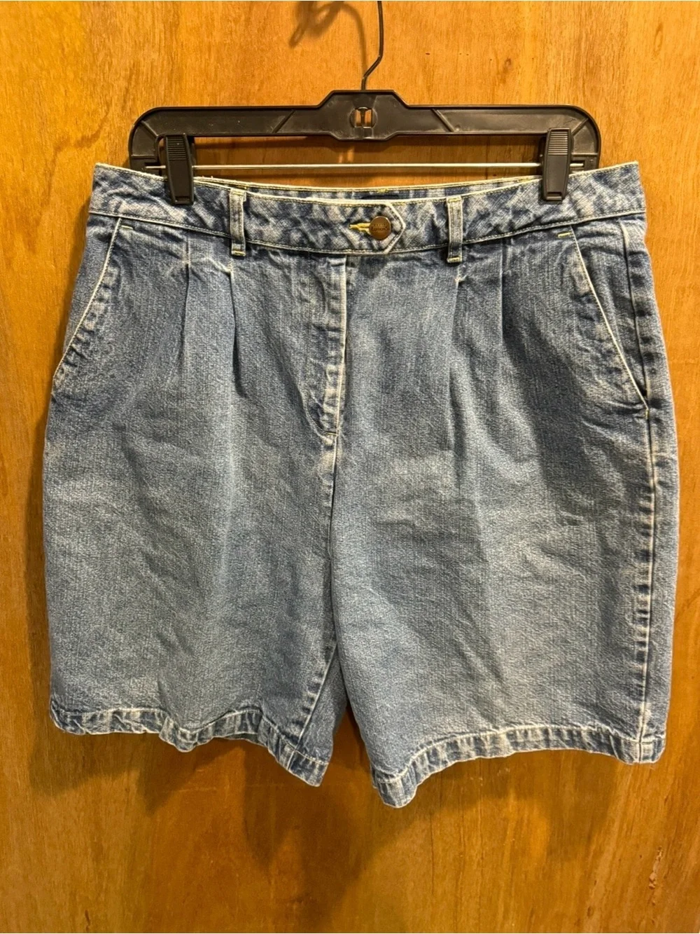 Basic Editions Pleated High-Rise Denim Shorts - Light Blue